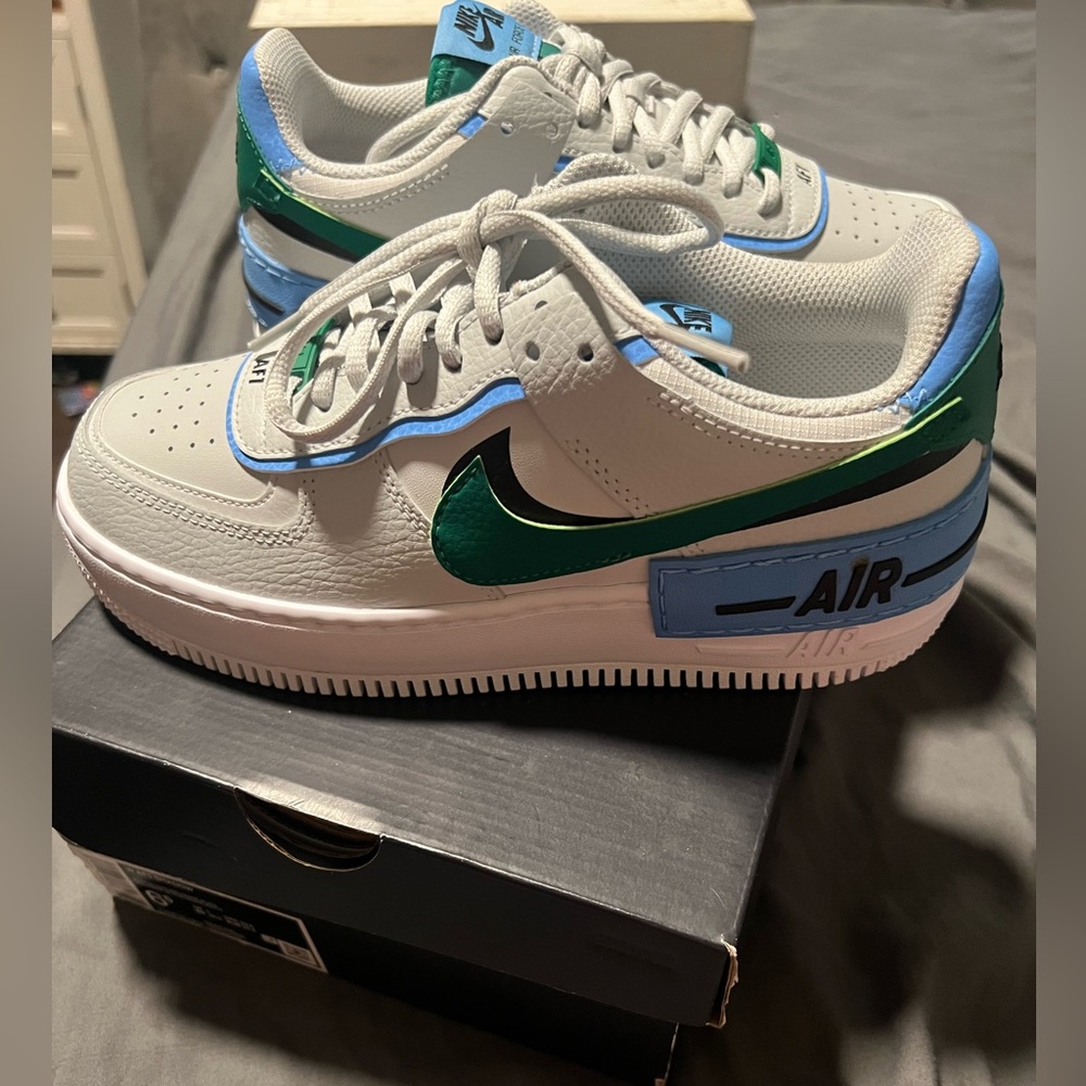 Nike Air Force - Picture 4 of 4